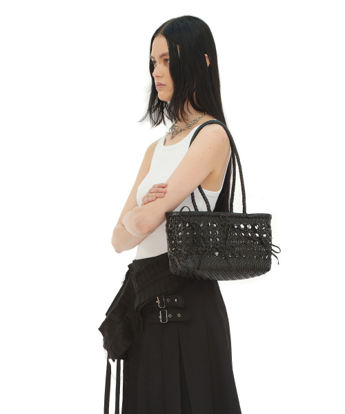 BISCUIT SHOULDER BAG [BLACK]