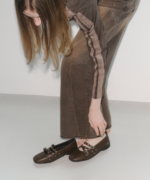 Trivel Flat Brown