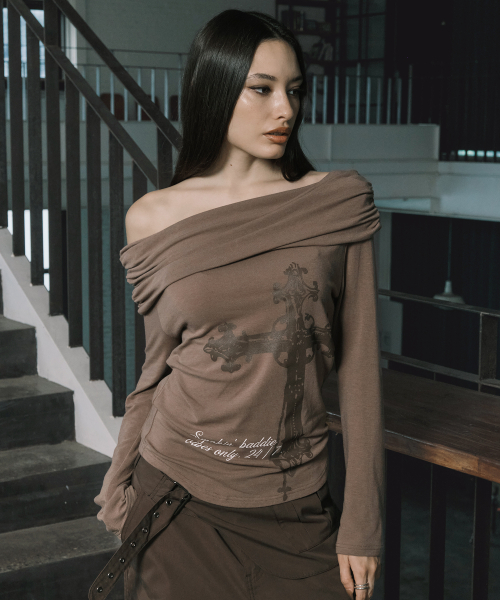 CROSS OFF SHOULDER L/S BROWN
