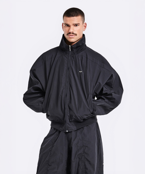 Louver Track Jumper - Matt Black