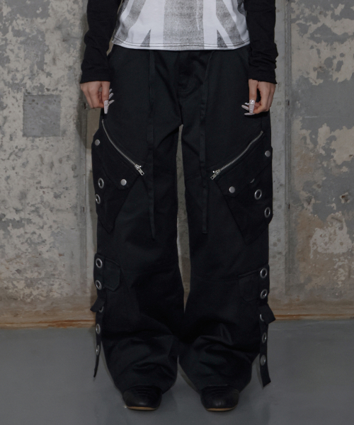 DETACHABLE CARGO STRAP PANTS (BLACK) F25ZD978