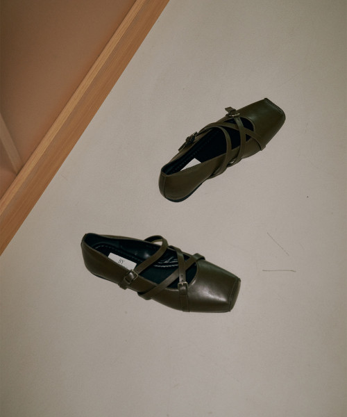 Cordley strap flats