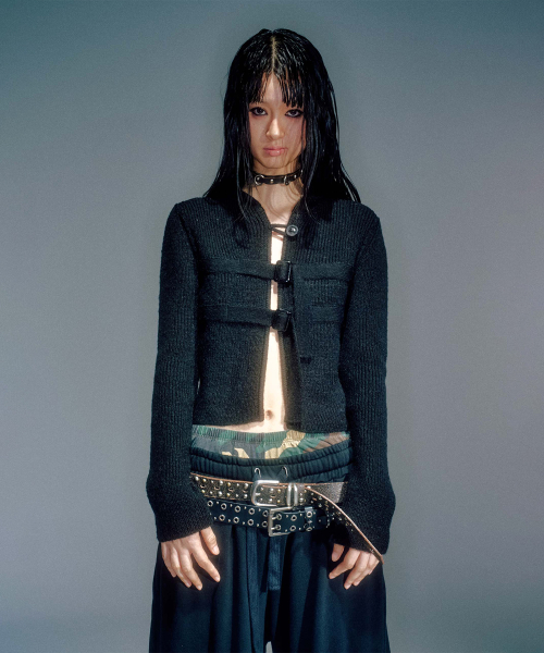 KANNA BUCKLE HOODIE CARDIGAN BLACK