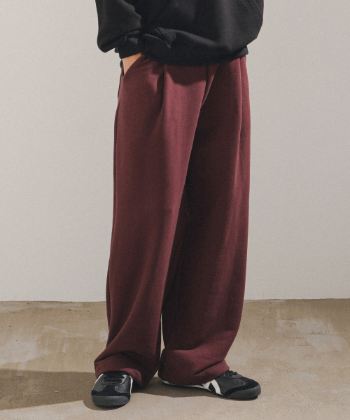 Daycut One Tuck Sweatpants Brickred ISLP2662