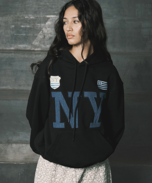 NY APLIQUE HOODIE BLACK