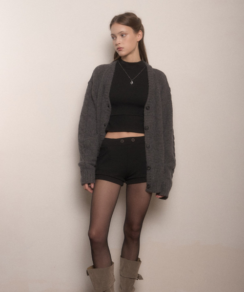HARI BUTTON SHORTS-BLACK