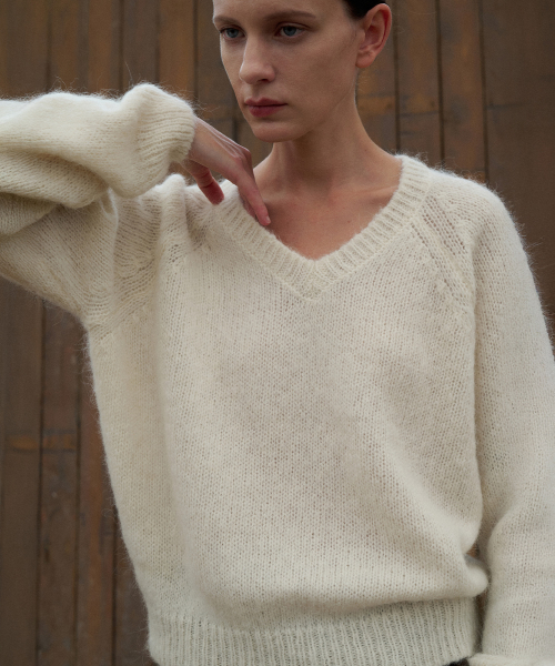 Alpaca V-Neck Knit Top[LMBEWIKN297]-2color