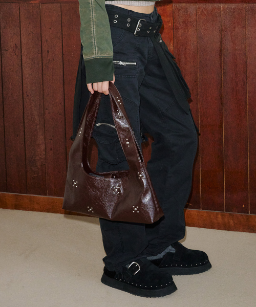 리오라 스터드 백 브라운