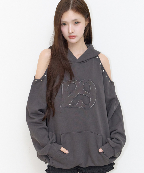129 컷아웃 오버핏 후드티 차콜