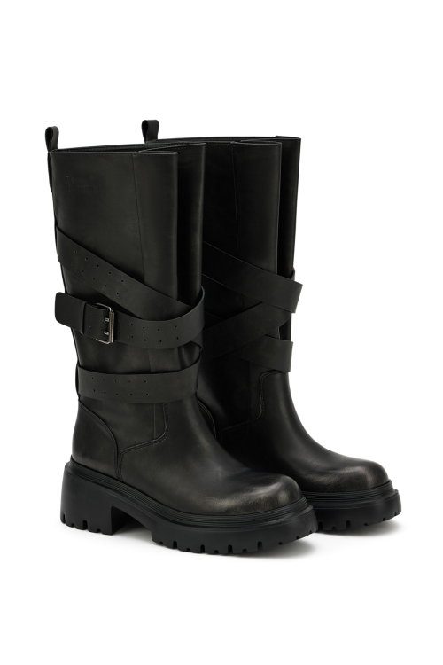 WILD BUCKLE BOOTS IN BLACK