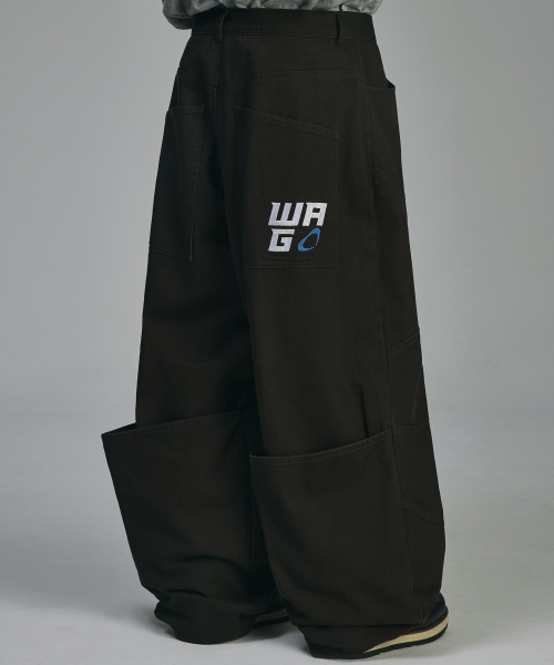 백 캥거루 절개 치노 팬츠[차콜]