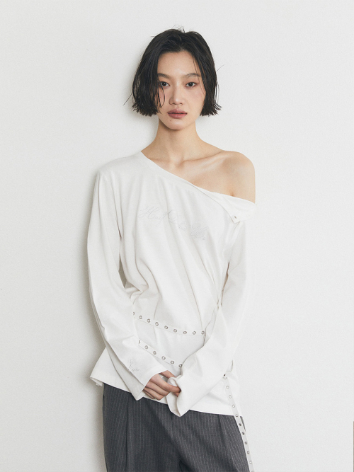 롱 슬리브 숄더 컷 아웃 티셔츠_아이보리