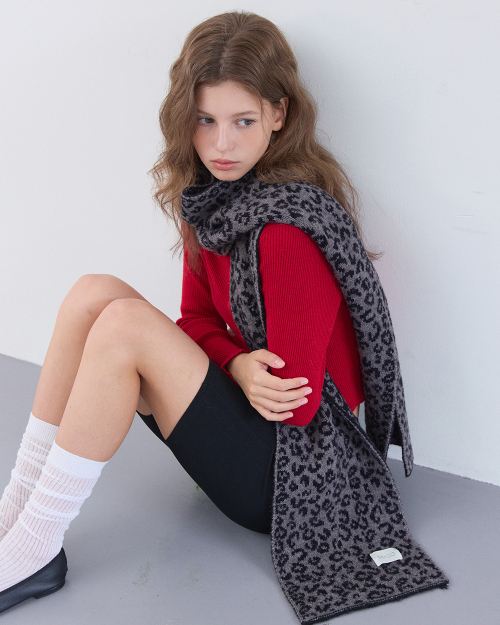 Leopard muffler (black charcoal)