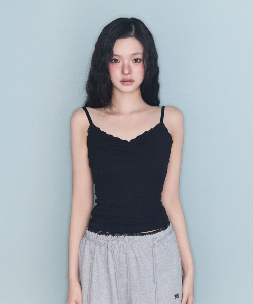 FLOWER EMBOSSED SLEEVELESS BLACK