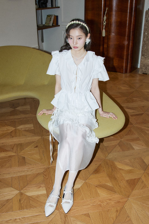 String Ribbon Shirring Blouse