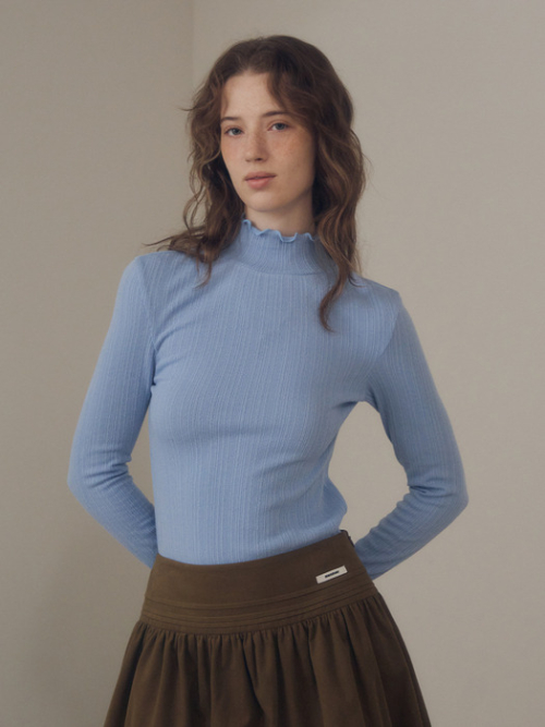 Frill Embroidery Layered Turtlneck T-Shirt MU2599TS906M