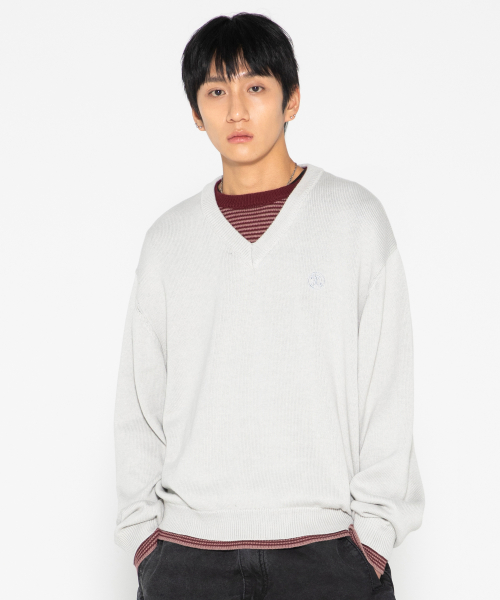XTK180 스트라이프 레이어드 브이넥 풀오버 니트 (GRAY)