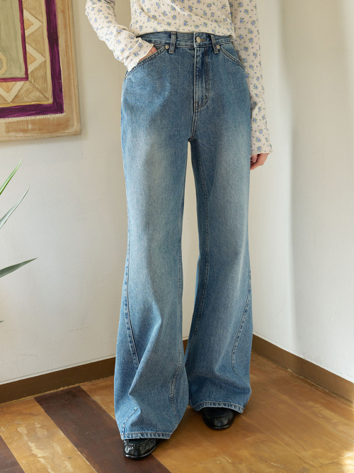 Non Fade Wide Boot Cut Denim Pants MU2611DN501V