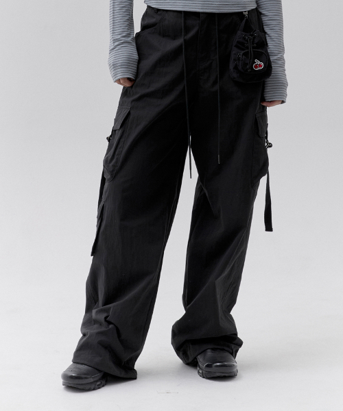 PLAIN NYLON CARGO PANTS [BKA]