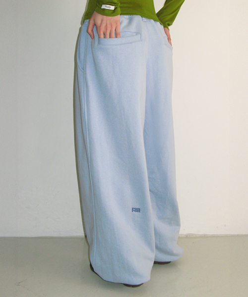 SUBTLE LOGO WIDE SWEAT PANTS SOFT BLUE