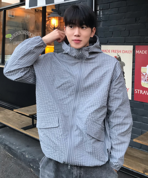 Two-tone hooded blouson