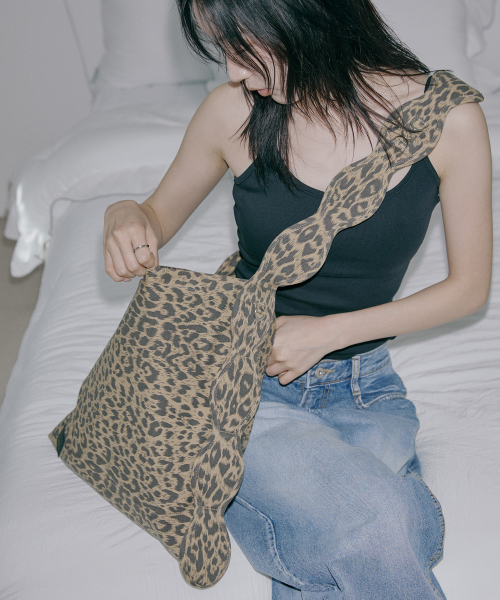 SPOTTIE PEANUT BAG IN BEIGE
