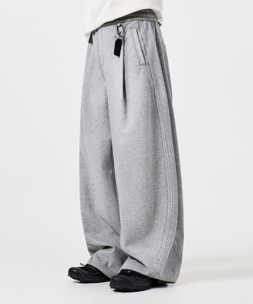 VLAD CUT-OFF APPLIQUE CURVED SWEATPANTS