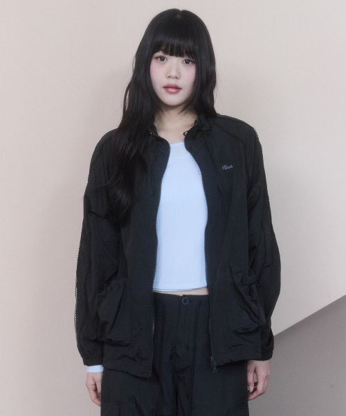 RIBBON DETAIL LOOSE-FIT WINDBREAKER(BLACK)