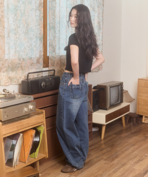 POCKET RIBBON DETAIL WIDE-FIT DENIM PANTS(BLUE)