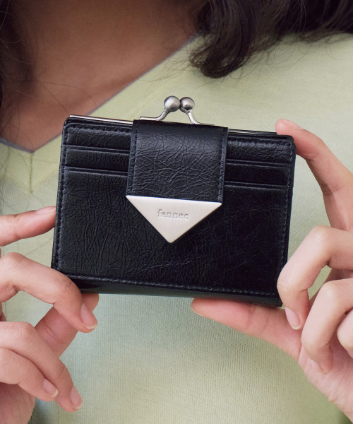CRINKLE TRIANGLE FRAME BRIDGE WALLET - BLACK