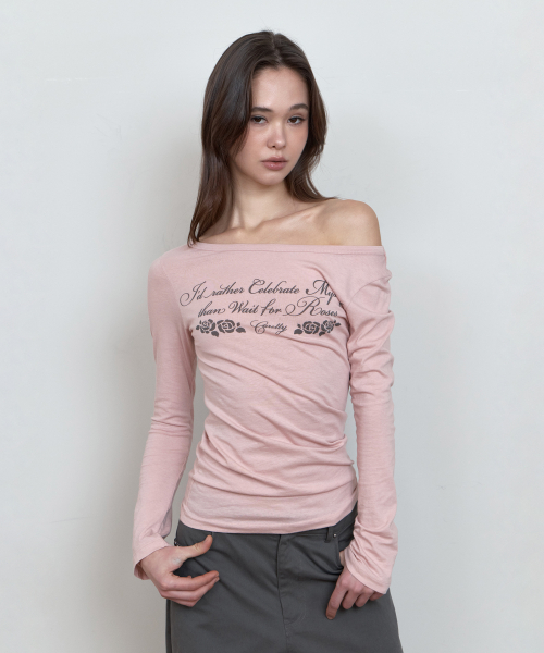 C ROSE GRAPHIC OFF-SHOULDER T-SHIRT_PINK
