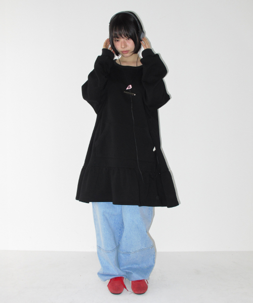 OVERSIZED RUFFLE HEM SWEAT DRESS BLACK