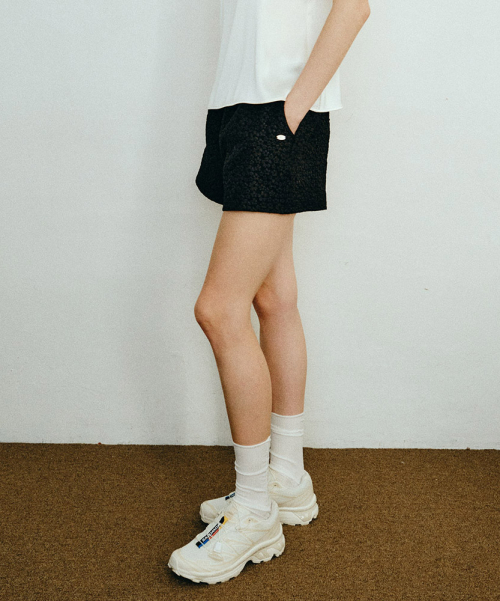 플라워 쇼츠_블랙