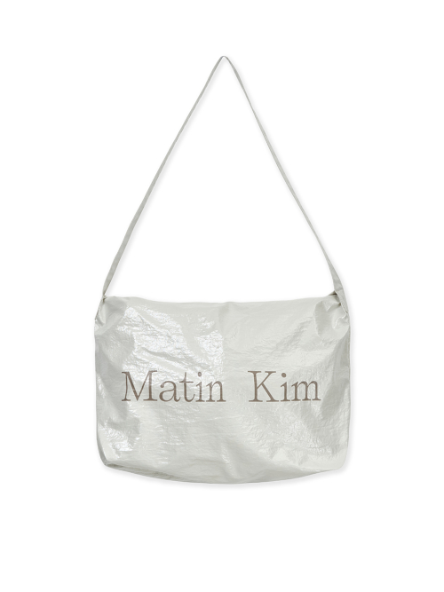 GLOSSY LIGHT TWO WAY BAG IN IVORY