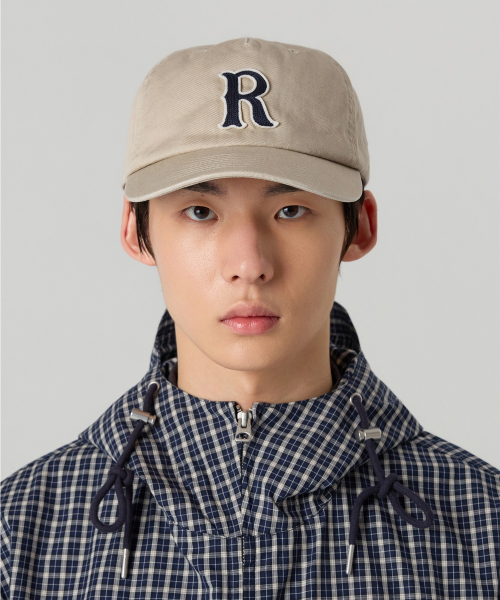 헤리티지 R 아플리케 볼캡 Beige