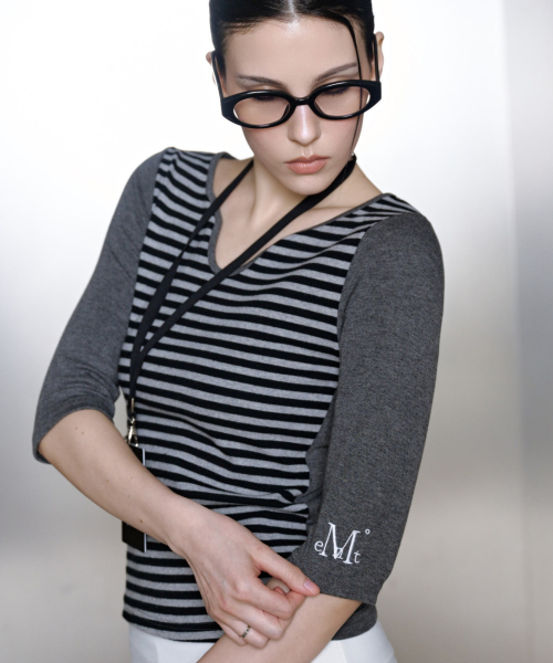 RAPHIA V-NECK SLEEVE T (2Color)