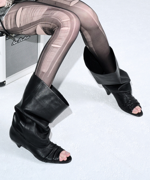 101 slouchy open toe boots / black
