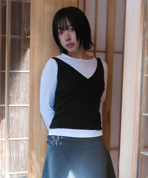 ANGORA V NECK SLEEVELESS (BLACK)