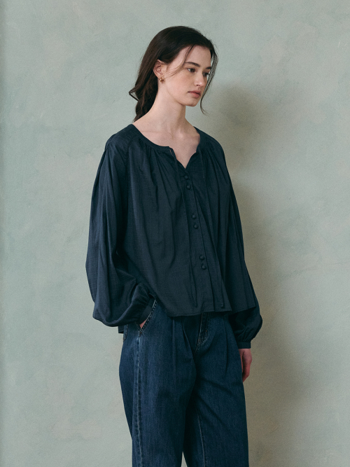 LUCIA raglan shirring blouse_NAVY