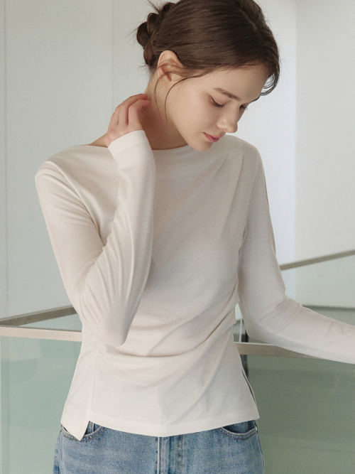 Boat-neck Soft Drape Shirring T-shirt White AT6TSA018WT