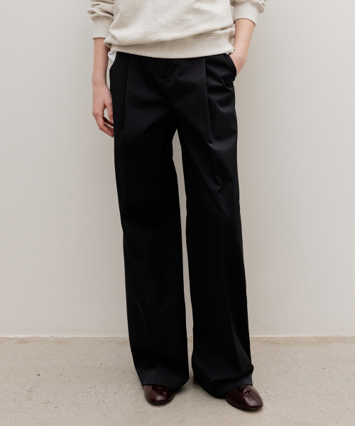 Sole One-Tuck Wide Pants Black