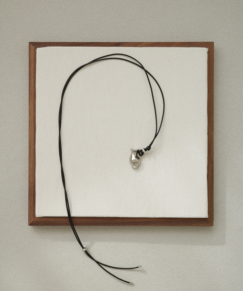 Printemps Vase Pendant Necklace