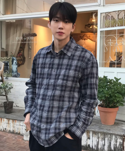 [ON]Krinkle Checkered Navy Oversized Fit Long-Sleeved Shirt
