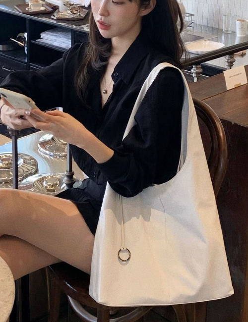 Day Hobo bag (Off White)