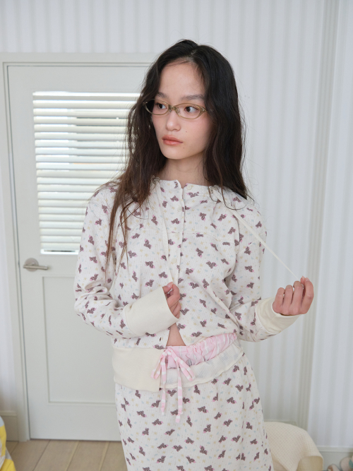 Bloom Neckline Cardigan (Cream)