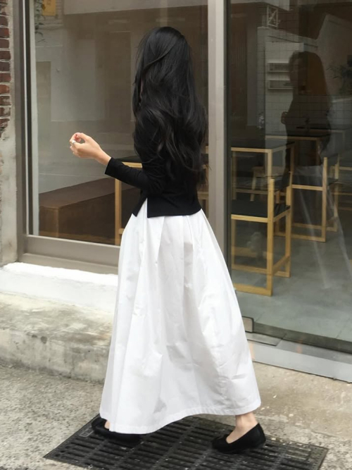 Volume Flared Skirt White AT6SKA028WT