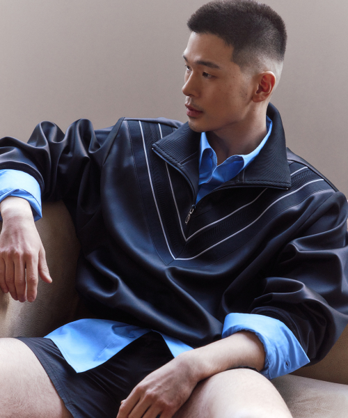 Diagonal track zip-up - black
