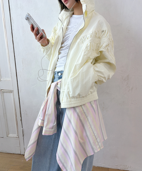 RUCHED HOODED LOOSE FIT WIND JUMPER CREAM