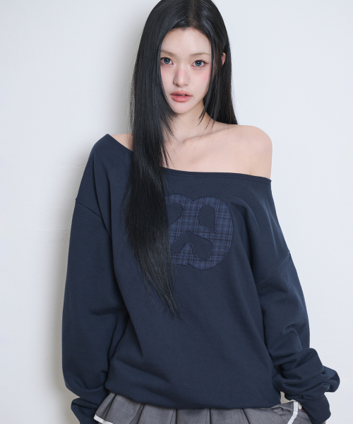 129 LOGO PATCH BOAT NECK SWEATSHIRT NAVY