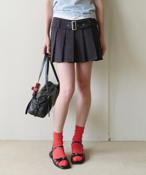 BELT PLEATS MINI SKIRT BLACK